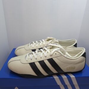 Womans Adidas Tokyo JQ0597 OFFWHITE/BLACK/GOLDMT SIZE 8 BRAND NEW.